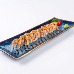 Sushi cuộn cá hồi nướng tái